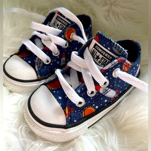 Toddler Space Converse size 4